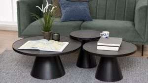 Detalii care atrag privirea - măsuţe de cafea, obiecte de artă şi accente neaşteptate